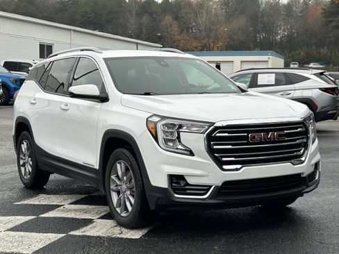 Used 2023 GMC Terrain SLT image 1