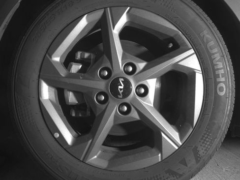 Used 2025 Kia K4 LXS image 12