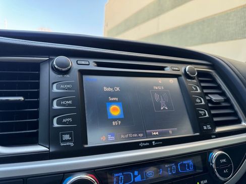 Used 2015 Toyota Highlander Limited image 26