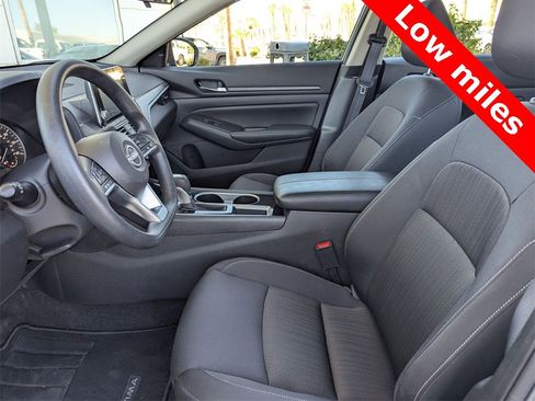 Used 2024 Nissan Altima 2.5 SV image 12