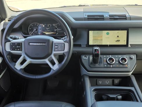 Used 2023 Land Rover Defender 110 SE AWD/4WD image 19