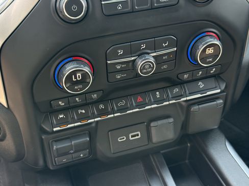 Used 2019 Chevrolet Silverado 1500 LTZ w/ LTZ Texas Edition AWD/4WD image 22