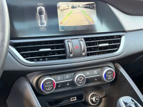 Used 2022 Alfa Romeo Giulia Veloce image 18