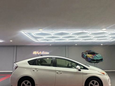 Used 2013 Toyota Prius Three w/ Solar Roof Pkg image 7