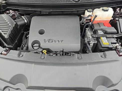 Used 2023 Chevrolet Traverse LT image 33