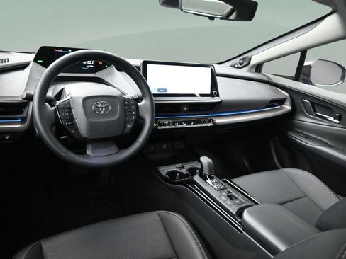Used 2025 Toyota Prius Limited w/ Limited Premium Package FWD image 34