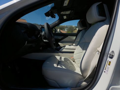 New 2027 BMW 740i w/ Executive Package RWD image 6