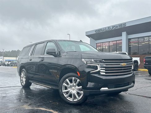 Used 2023 Chevrolet Suburban High Country w/ Advanced Technology Package image 1