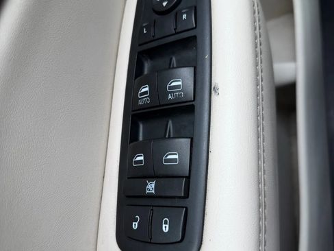 Used 2015 Chrysler 200 C w/ Navigation & Sound Group I image 22