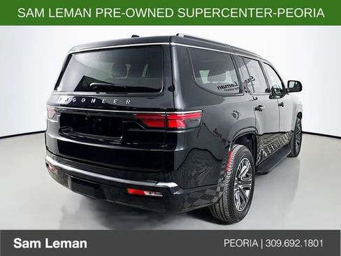 Used 2024 Jeep Wagoneer 4WD w/ Premium Group I image 7