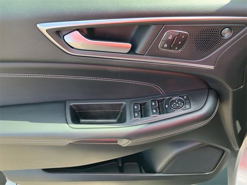 Used 2024 Ford Edge Titanium image 39