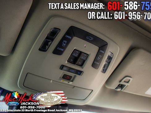 Used 2022 Toyota Sienna Limited image 23