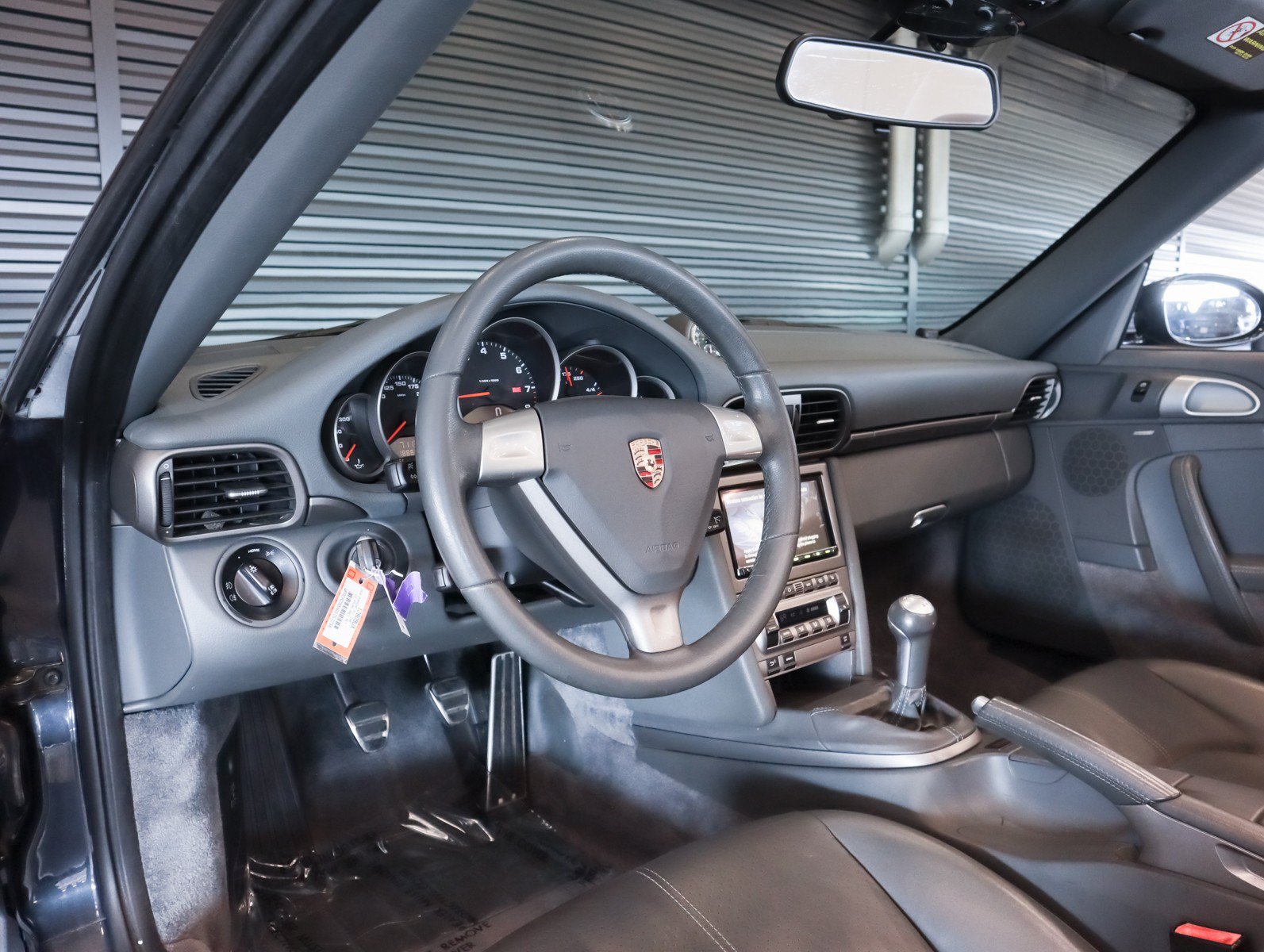 Used 2006 Porsche 911 Carrera RWD image 4