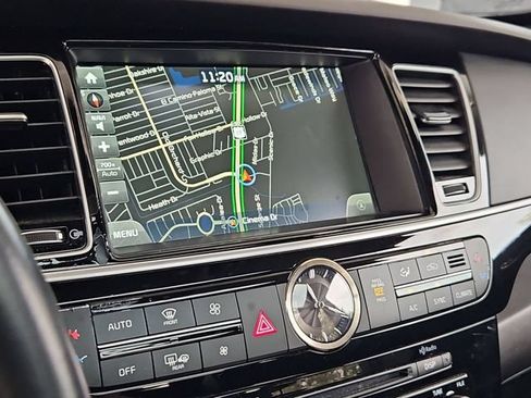 Used 2017 Kia K900 Premium RWD image 18