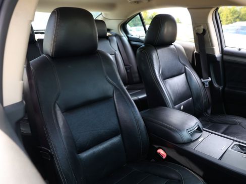 Used 2012 Ford Taurus SEL image 18