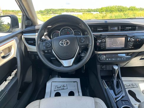 Used 2014 Toyota Corolla LE FWD image 16