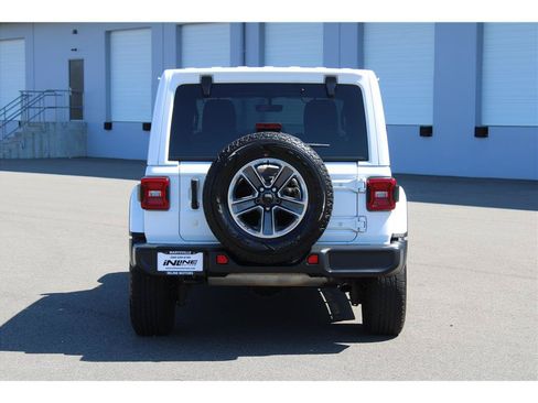 Used 2020 Jeep Wrangler Unlimited Sahara AWD/4WD image 3