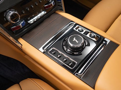 Used 2020 Rolls-Royce Cullinan AWD/4WD image 28
