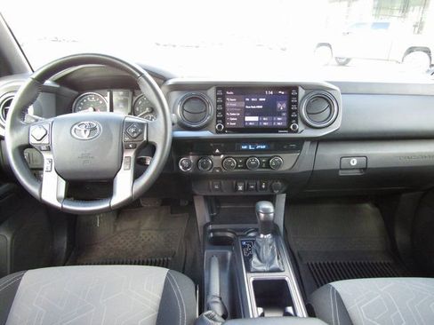 Used 2023 Toyota Tacoma TRD Off-Road image 10