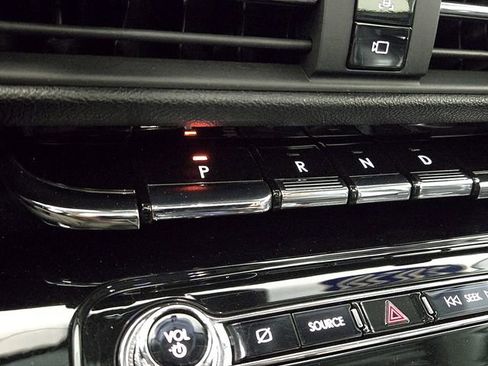 Used 2020 Lincoln Corsair Reserve w/ Equipment Group 202A image 14