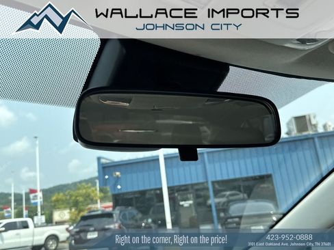 Used 2021 Toyota Corolla LE FWD image 15
