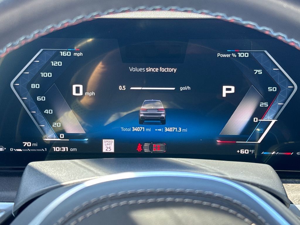 Used 2025 BMW X7 M60i AWD/4WD image 23