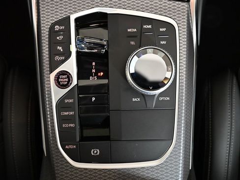 New 2026 BMW 330i Sedan w/ Convenience Package image 18