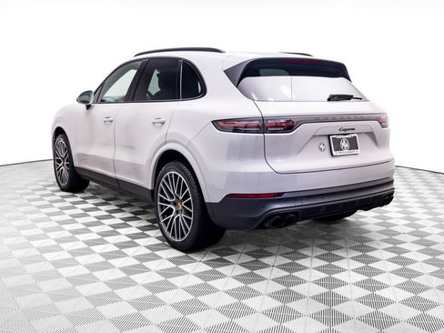 Certified 2023 Porsche Cayenne AWD/4WD image 3