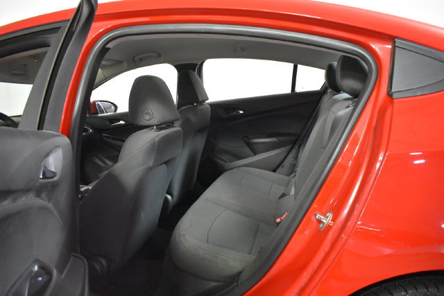 Used 2018 Chevrolet Cruze LS FWD image 21