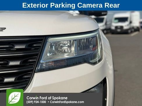 Used 2017 Ford Explorer XLT w/ Equipment Group 202A AWD/4WD image 8