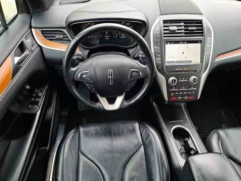 Used 2017 Lincoln MKC Select w/ Select Plus Package AWD/4WD image 2