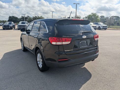 Used 2018 Kia Sorento L FWD image 7