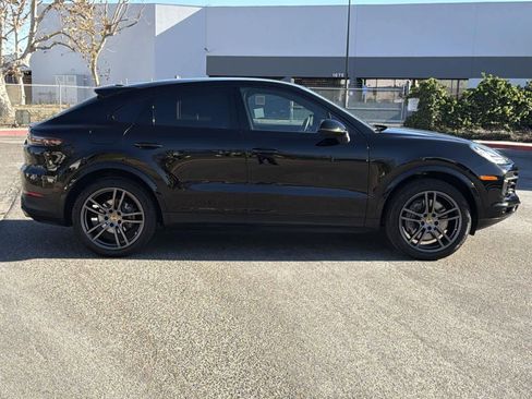 Used 2021 Porsche Cayenne image 4