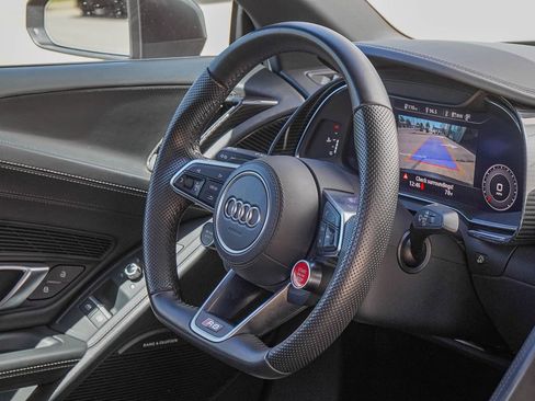 Used 2021 Audi R8 V10 w/ Premium Package image 43