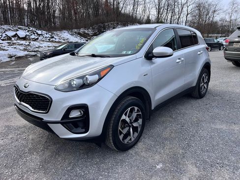 Used 2020 Kia Sportage LX image 3