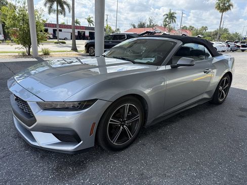 Used 2025 Ford Mustang Premium RWD image 3