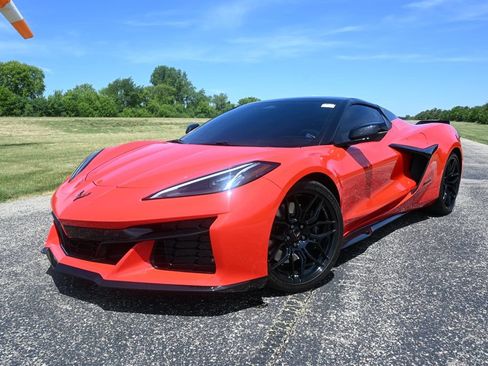 Used 2026 Chevrolet Corvette Z06 w/ Stealth Interior Trim Package RWD image 7