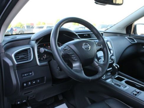 Used 2019 Nissan Murano Platinum w/ Cargo Package FWD image 2