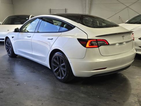 Used 2022 Tesla Model 3 RWD image 2