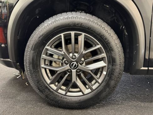 Used 2023 Nissan Rogue S AWD/4WD image 12