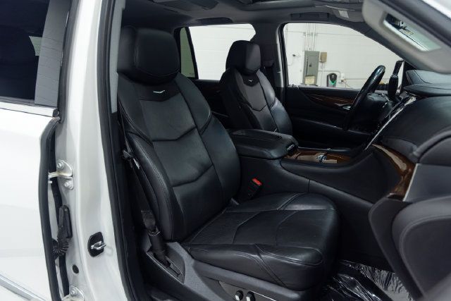 Used 2018 Cadillac Escalade Premium Luxury AWD/4WD image 25