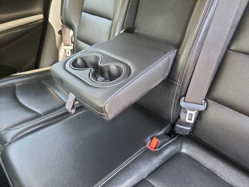 Used 2018 Chevrolet Equinox Premier FWD image 29