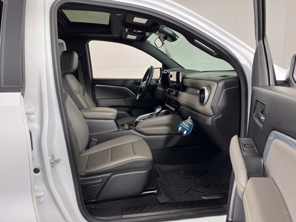 Certified 2024 Chevrolet Colorado ZR2 w/ ZR2 Convenience Package III AWD/4WD image 6