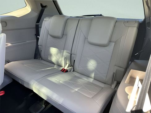 New 2026 Volkswagen Atlas SE FWD image 24