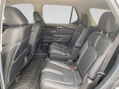 Used 2025 Honda Pilot Touring image 25