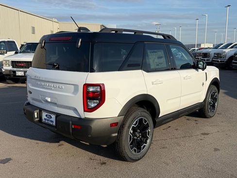 New 2025 Ford Bronco Sport Outer Banks w/ Outer Banks Tech Package+ image 32
