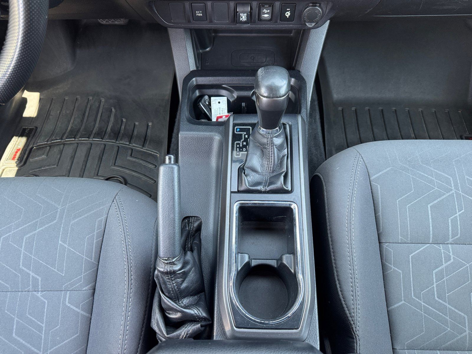 Used 2019 Toyota Tacoma TRD Off-Road AWD/4WD image 11