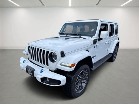 Used 2023 Jeep Wrangler Unlimited Sahara image 2