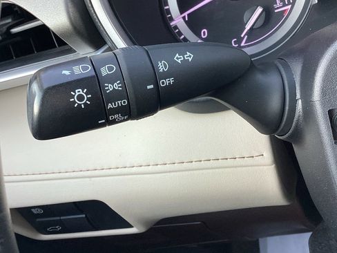 Used 2022 Toyota Highlander XLE image 27