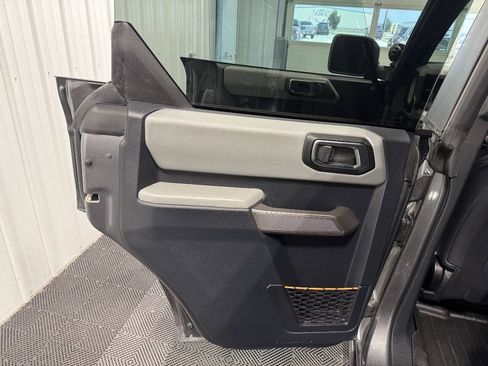 Used 2022 Ford Bronco Badlands w/ Sasquatch Package AWD/4WD image 11